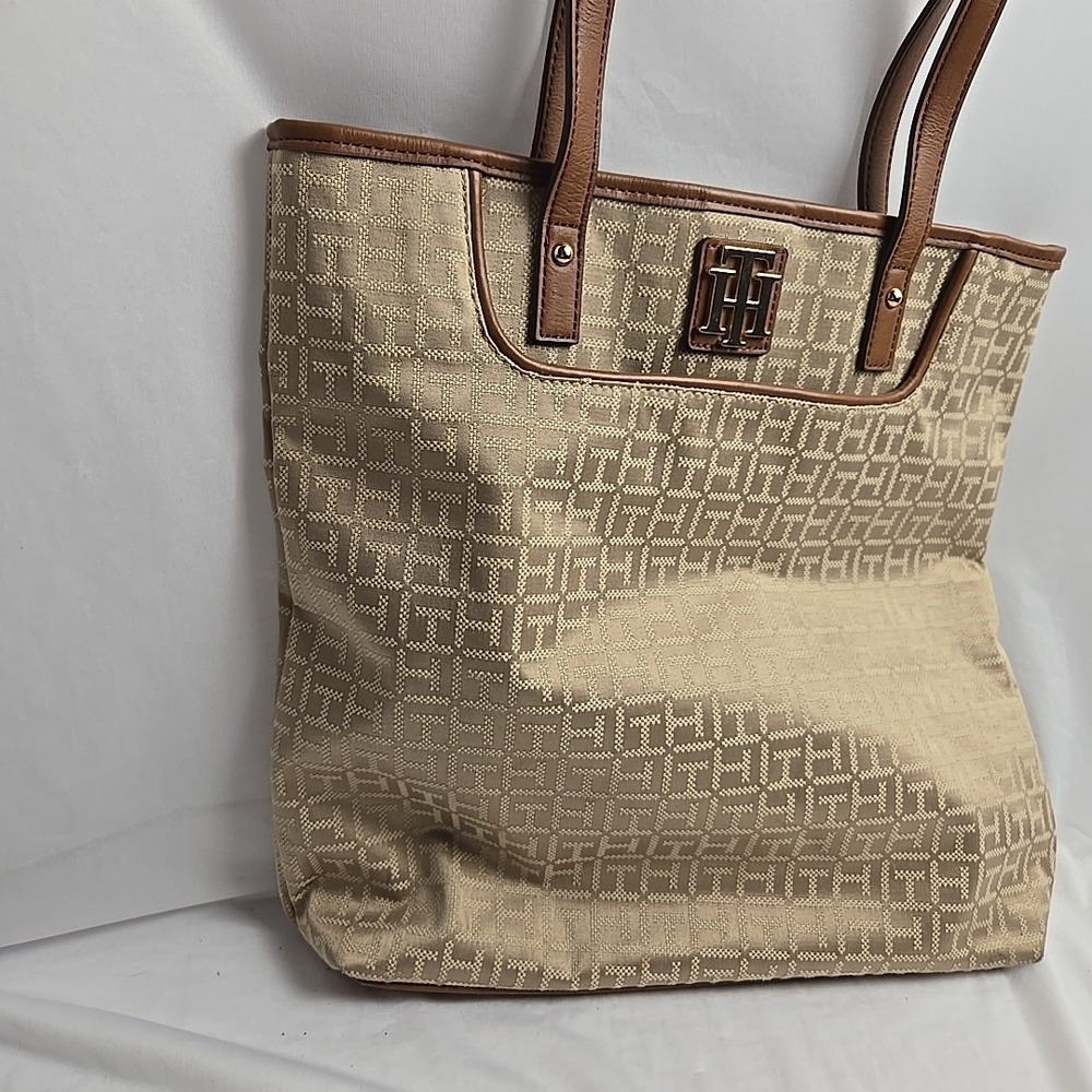 Tommy Hilfiger Tote Signature TH Brown Shopping Handbag W/Pouch MSRP‎ $108.00 - Picture 3 of 11